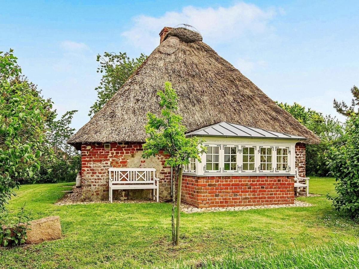 4 Person Holiday Home In T Nder Tonder Bagian luar foto