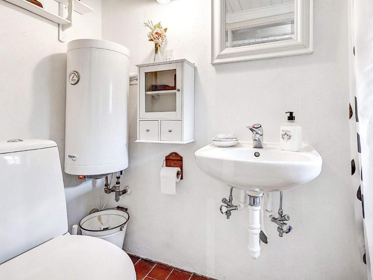 4 Person Holiday Home In T Nder Tonder Bagian luar foto